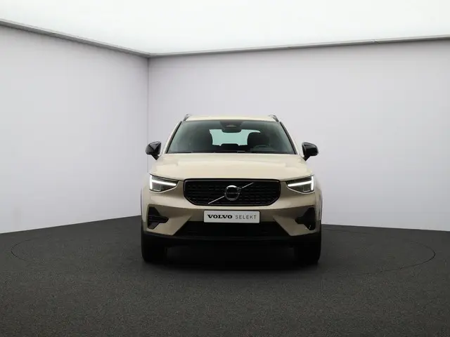 Volvo XC40 2.0 B4 Plus Dark 2025 Benzine 35