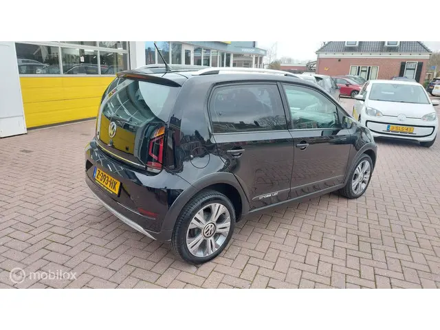 Volkswagen up! 3