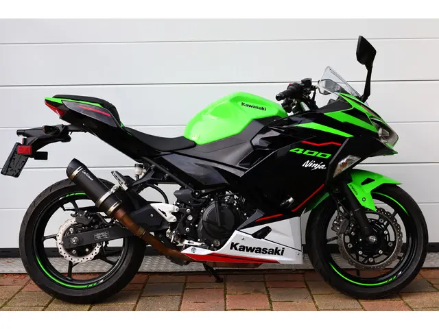 Kawasaki Ninja 400 KRT A2 CODE 80 2023 Benzine 23