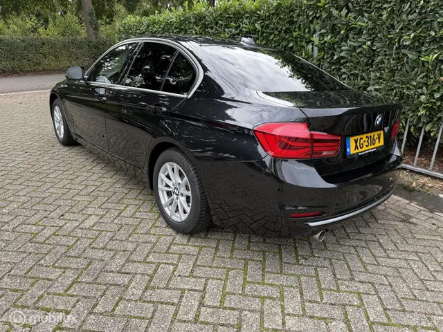 BMW 3 Serie 318i Luxury Edition 2019 2019 Benzine 7