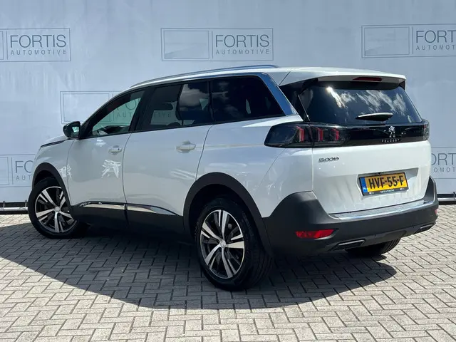 Peugeot 5008 1.2 PureTech Allure 2024 Benzine 3