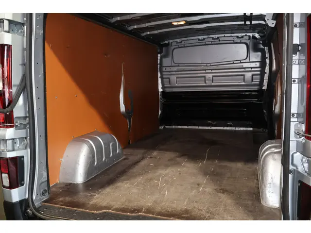 Renault Trafic 2.0 dCi 150pk L2 H1 Automaat 2022 Diesel 14