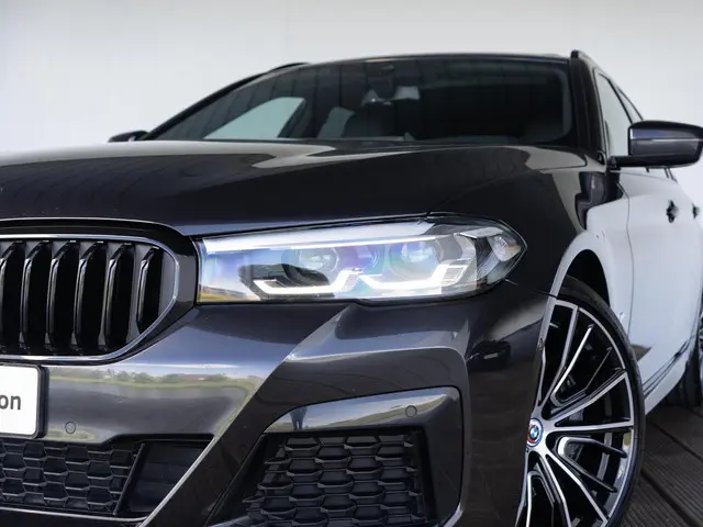 BMW 5 Serie Touring 540i xDrive 2022 Benzine 13