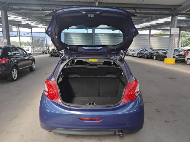 Peugeot 208 1.4 VTi Active 2012 Benzine 9