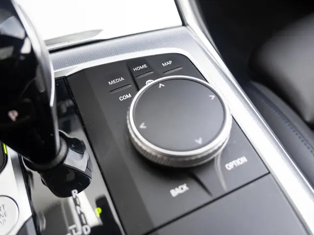 BMW 3 Serie Touring M340i xDrive 2021 Benzine 35