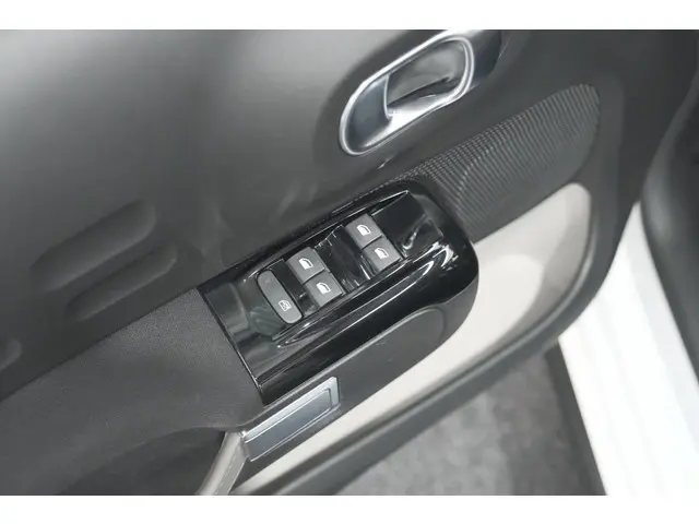 Citroën C3 PureTech 110 S&S Shine 2020 Benzine 29