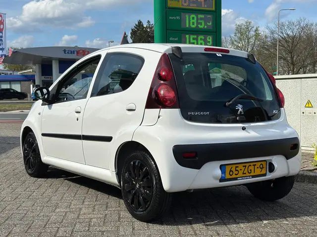 Peugeot 107 1.0 Active facelift led airco 2012 Benzine 5