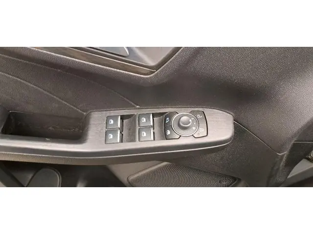 Ford Kuga 2.5 FHEV Titanium 2025 Hybride Benzine 6