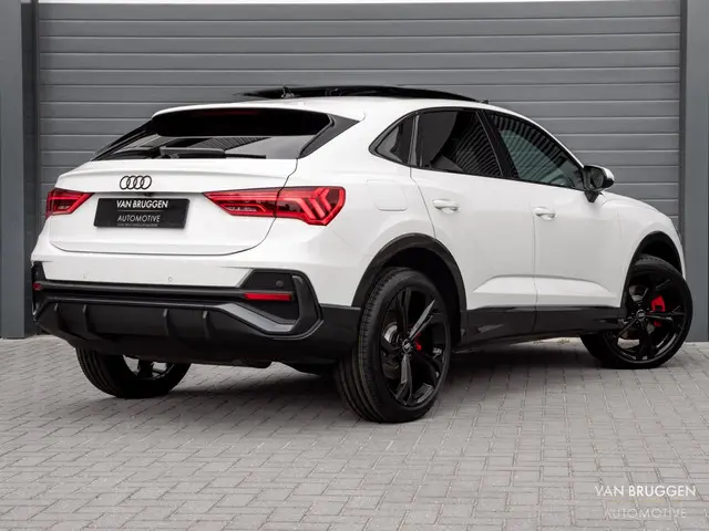 Audi Q3 Sportback 45 TFSI e S-Line 2022 Hybride Benzine 4