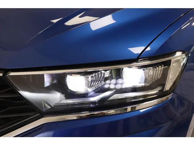 Volkswagen T-Roc 1.5 TSI Style Business 2021 Benzine 23