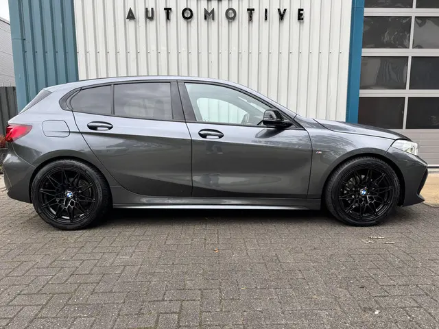 BMW 1 Serie 118d M-Pakket / Virtual / 2019 Diesel 15