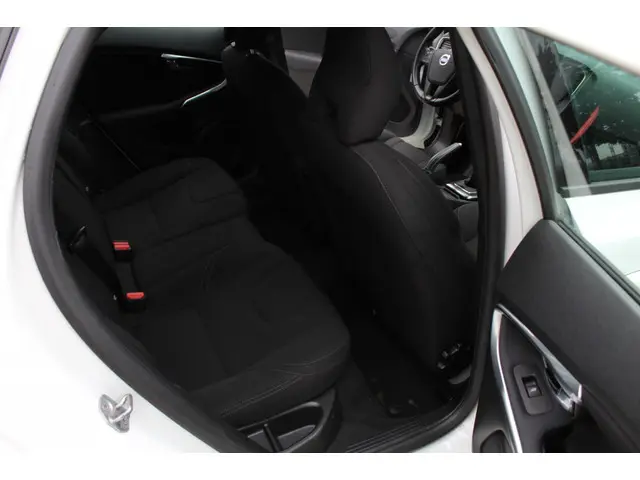 Volvo V40 1.6 T2 2014 Benzine 19
