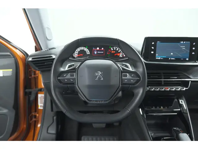 Peugeot 2008 PureTech 130 EAT8 Allure 2021 Benzine 26