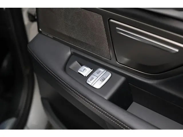 BMW 7 Serie 745e High Executive 2019 Hybride Benzine 26