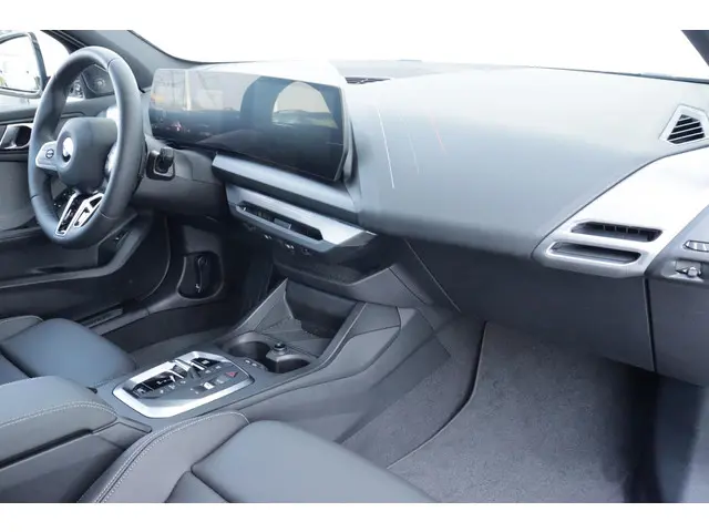 BMW 1 Serie 120 M Sport Design Edition 2025 Benzine 9