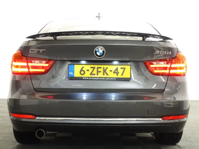 BMW 3 Serie Gran Turismo 320i M Sport Aut- 2015 Benzine 35