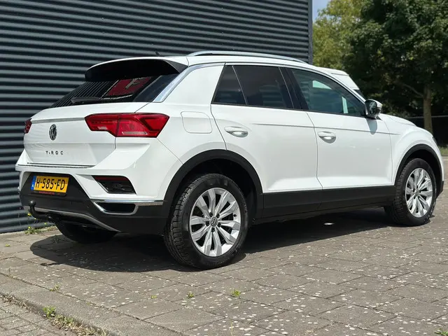 Volkswagen T-Roc 3