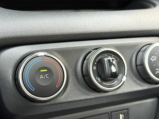 Toyota Yaris 1.5 VVT-i Active 2023 Benzine 20