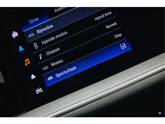 Porsche Cayenne Coupé 3.0 E-Hybrid 2024 Hybride Benzine 35