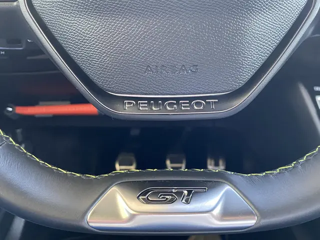 Peugeot 2008 1.2T 130pk GT 2022 Benzine 20