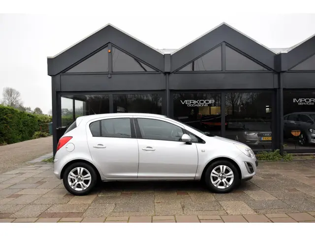 Opel Corsa 1.2-16V Rhythm 2012 Benzine 5