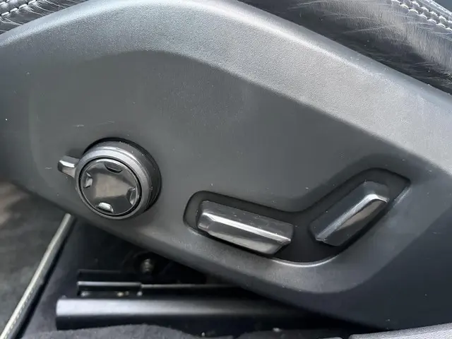 Volvo V90 2.0 T8 AWD R-Design 2018 Hybride Benzine 38