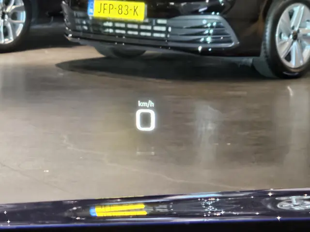 Toyota Prius 1.8 Dynamic 2018 Hybride Benzine 33