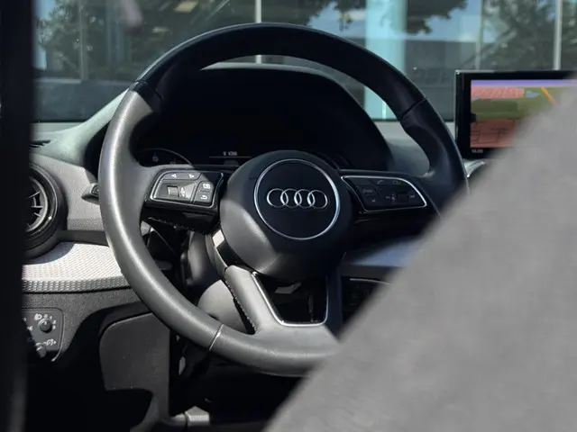Audi Q2 1.0 TFSI #limited 2017 Benzine 6