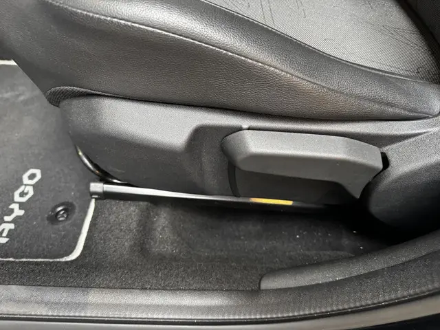 Toyota Aygo 1.0 VVT-i x-joy 2018 Benzine 12
