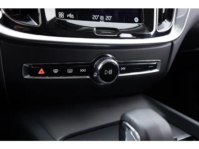 Volvo V60 2.0 B4 Core | Trekhaak | NAVI | Automaat 2022 Benzine 14
