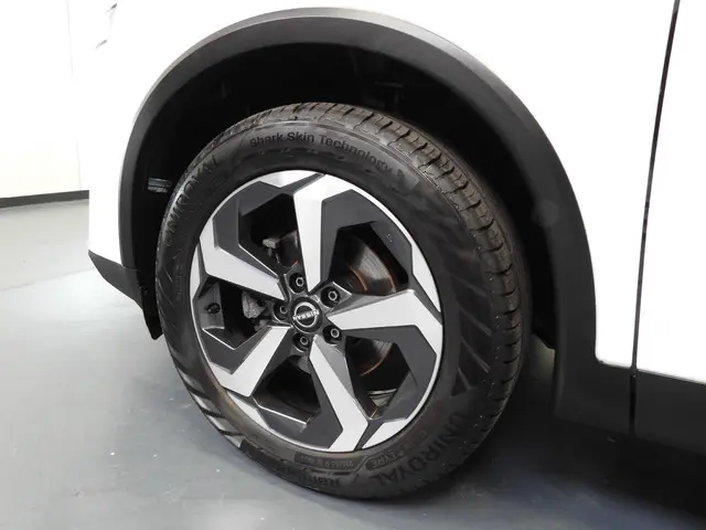 Nissan QASHQAI 1.3 MHEV N-Connecta Design 2023 Benzine 31