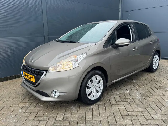 Peugeot 208 1.2 VTi Active / 5 Deurs / Trekhaak 2014 Benzine 8