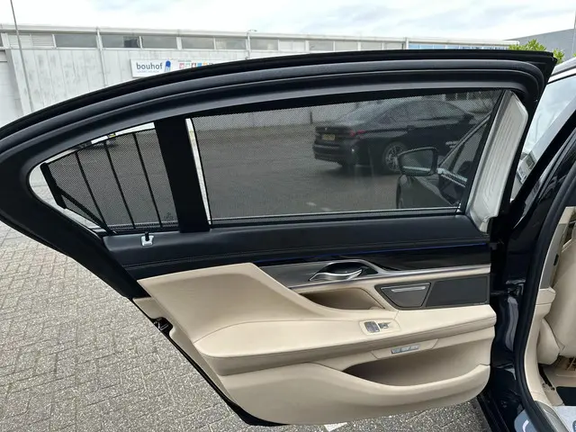 BMW 7 Serie 740Li High Executive 2016 Benzine 26