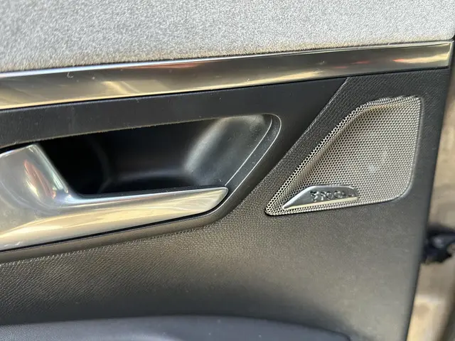 Peugeot 3008 1.6 HYbrid 225 GT 2023 Hybride Benzine 11