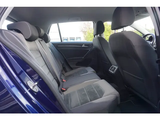 Volkswagen Golf 1.0 TSI Highline 2018 Benzine 26