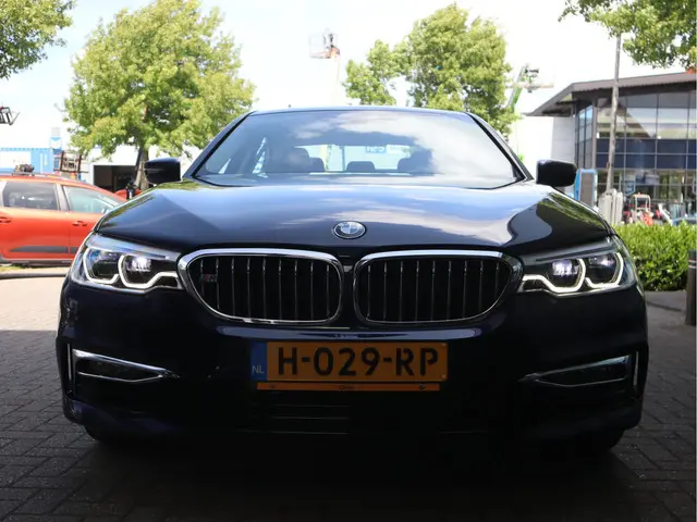 BMW 5 Serie 520i Executive 2018 Benzine 29