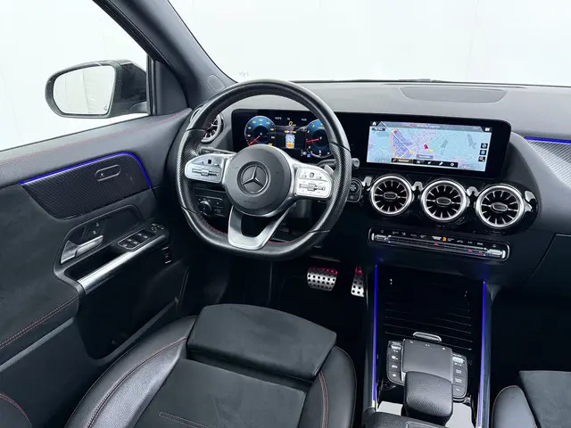 Mercedes-Benz GLA 180 AMG line 2021 Benzine 20