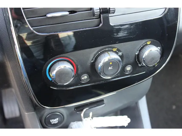 Renault Clio 0.9 TCe Navigatie, Airco! 2013 Benzine 14