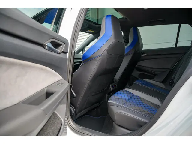 Volkswagen Golf 2.0 TSI R 4Motion 2022 Benzine 10