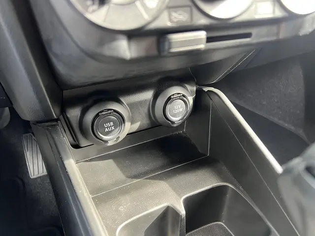 Suzuki Swift 1.2 Select 2018 Benzine 27