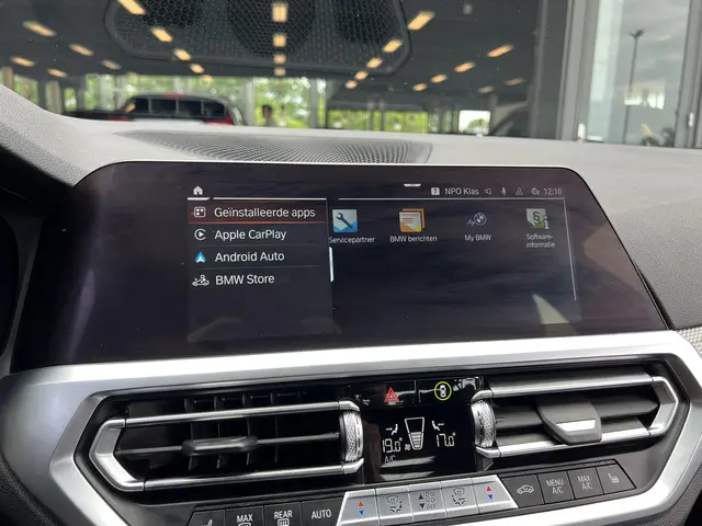BMW 3 Serie 318i M-Sport Business Edition 2021 Benzine 28