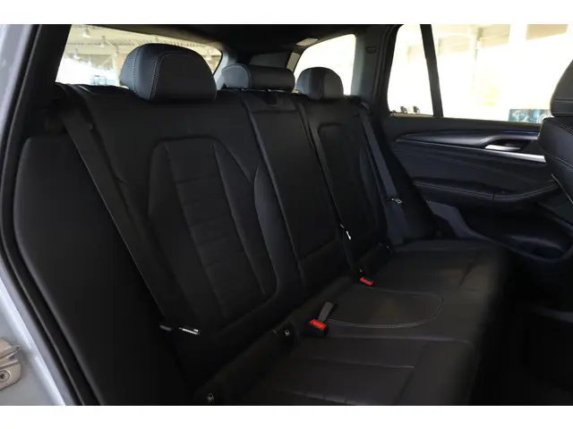 BMW X3 xDrive30e 2023 Hybride Benzine 9