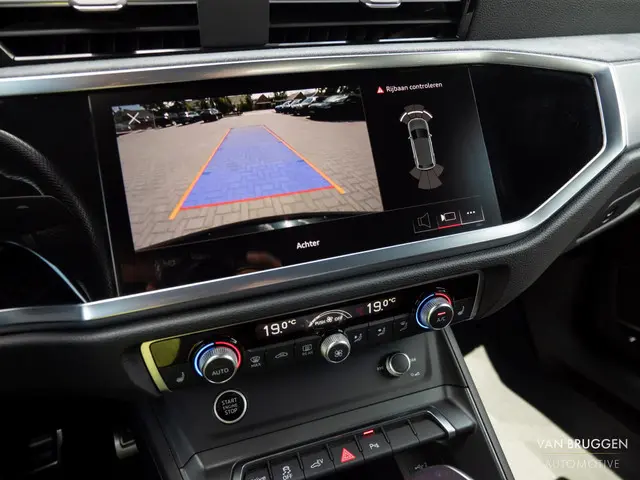 Audi Q3 45 TFSI E S-Line 2022 Hybride Benzine 29