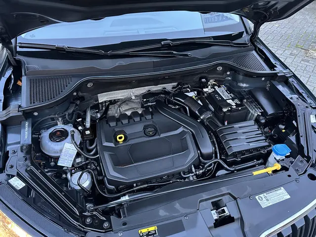 Škoda Karoq 1.5 TSI ACT DSG Automaat Style 2020 Benzine 24