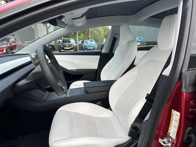 Tesla Model 3 Long Range AWD 78 kWh 2023 Elektrisch 15