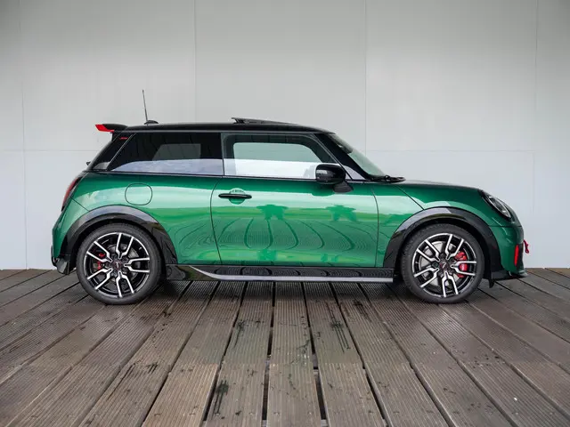 MINI 3-Deurs John Cooper Works 2025 Benzine 4