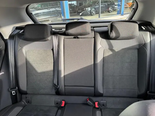 Volkswagen T-Roc 1.5 TSI Style 2023 Benzine 34