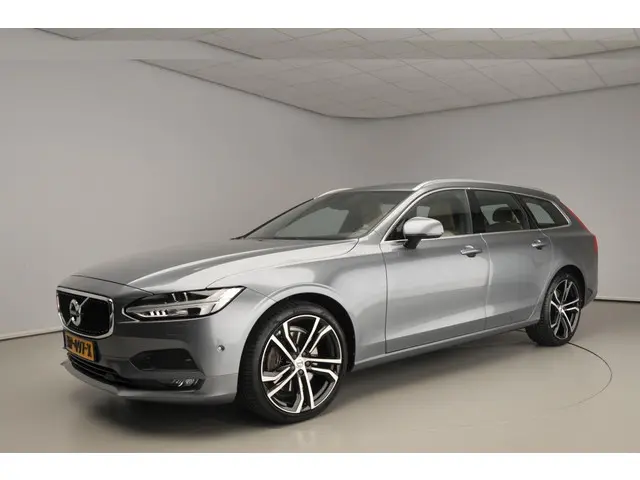 Volvo V90 2.0 T5 Momentum 2017 Benzine 45
