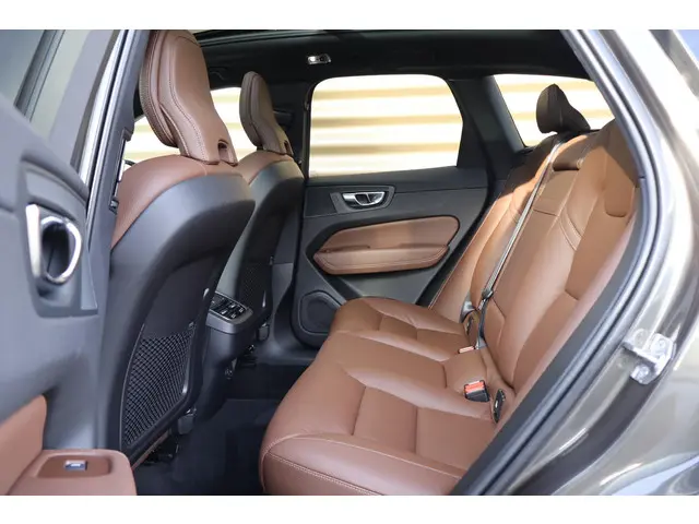 Volvo XC60 B5 Momentum Exclusive 2021 Benzine 16