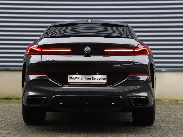 BMW X6 xDrive40i 2022 Benzine 4